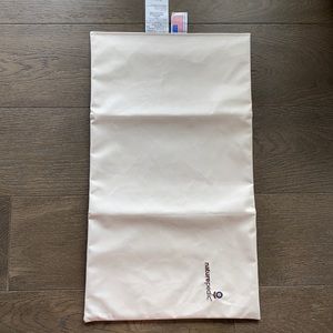 Neutropenic travel size baby changing pad